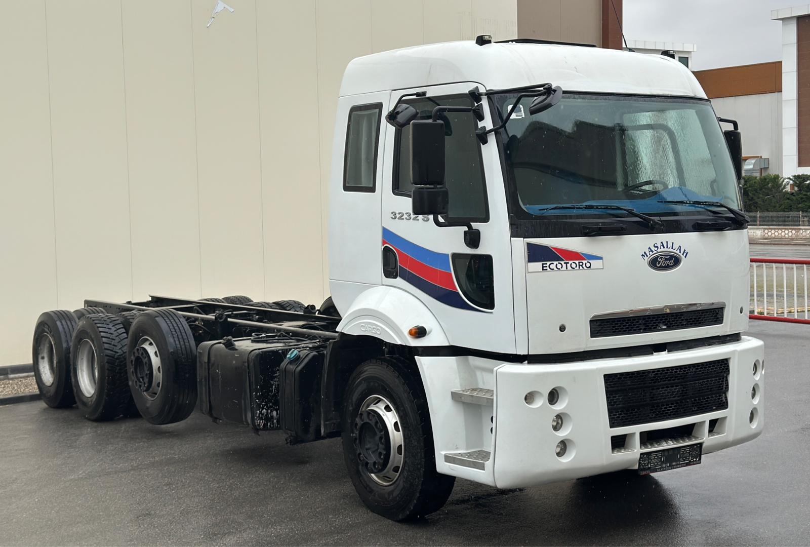 2010 MODEL 3232 S FORD CARGO
